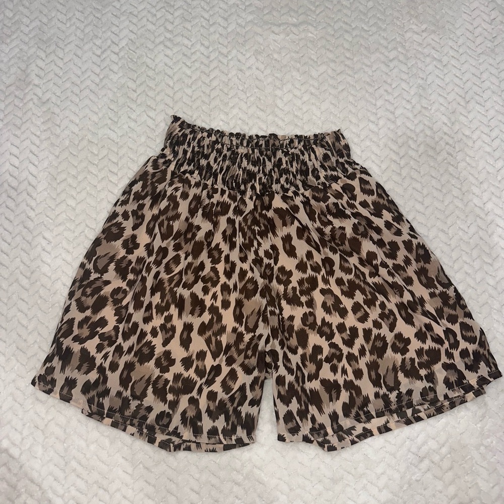 Boutique Leopard Print Women's Shorts